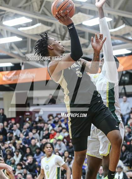 Thumbnail 2 in Paul VI vs. Roselle Catholic (Spalding Hoophall Classic) photogallery.