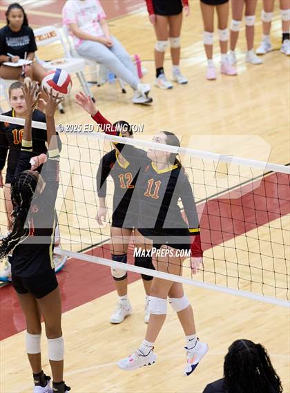 Thumbnail 2 in Pebblebrook @ Lassiter photogallery.