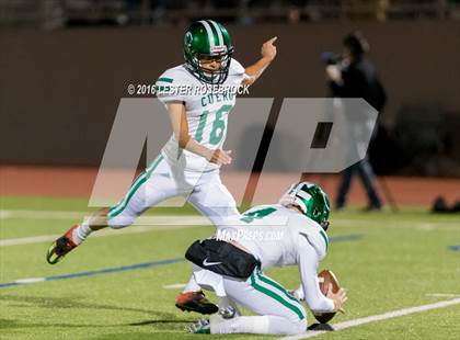 Thumbnail 2 in Crystal City vs. Cuero (UIL 4A Area Playoff) photogallery.