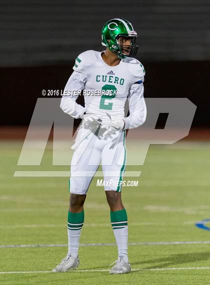 Thumbnail 3 in Crystal City vs. Cuero (UIL 4A Area Playoff) photogallery.