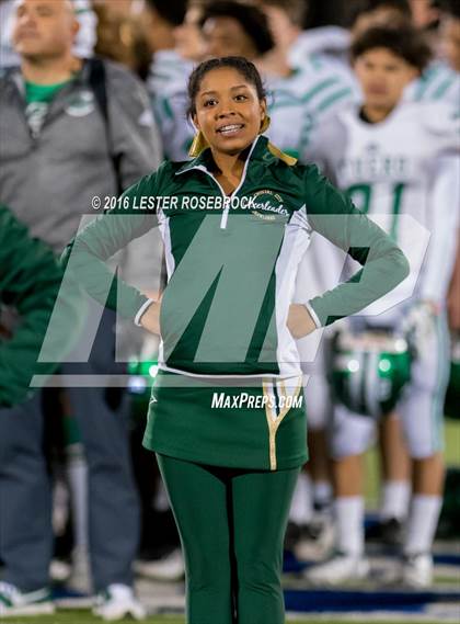 Thumbnail 2 in Crystal City vs. Cuero (UIL 4A Area Playoff) photogallery.