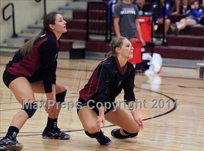 Thumbnail 2 in Round Rock vs. Lake Travis photogallery.