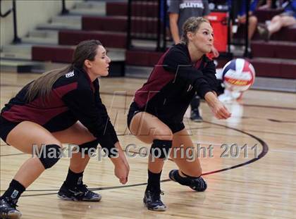 Thumbnail 3 in Round Rock vs. Lake Travis photogallery.