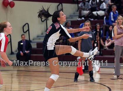 Thumbnail 2 in Round Rock vs. Lake Travis photogallery.