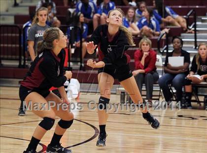 Thumbnail 3 in Round Rock vs. Lake Travis photogallery.