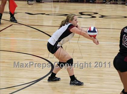 Thumbnail 3 in Round Rock vs. Lake Travis photogallery.