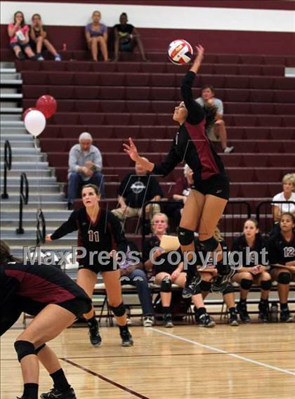 Thumbnail 1 in Round Rock vs. Lake Travis photogallery.