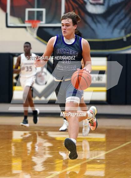 Thumbnail 2 in George Ranch vs. College Station (Conroe Christmas Classic) photogallery.