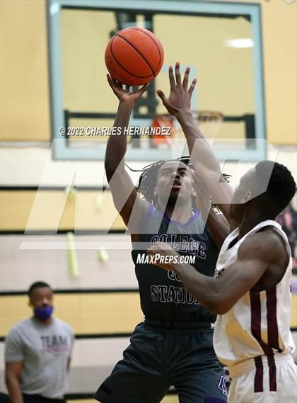 Thumbnail 2 in George Ranch vs. College Station (Conroe Christmas Classic) photogallery.