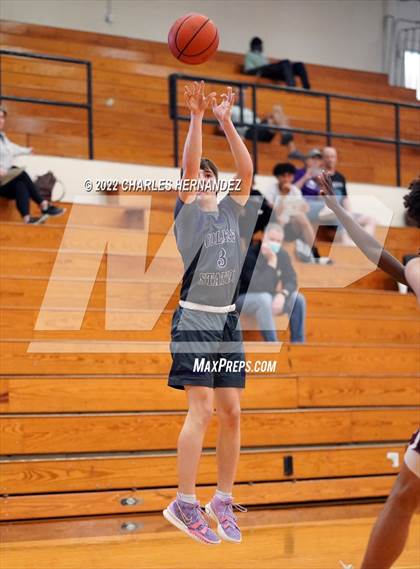 Thumbnail 3 in George Ranch vs. College Station (Conroe Christmas Classic) photogallery.