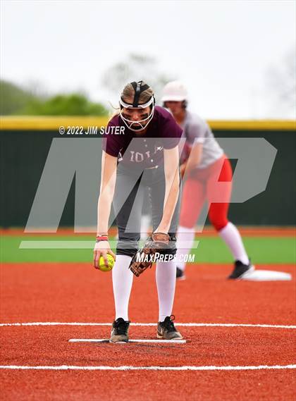 Thumbnail 1 in Burton vs Iola photogallery.