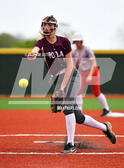 Thumbnail 3 in Burton vs Iola photogallery.