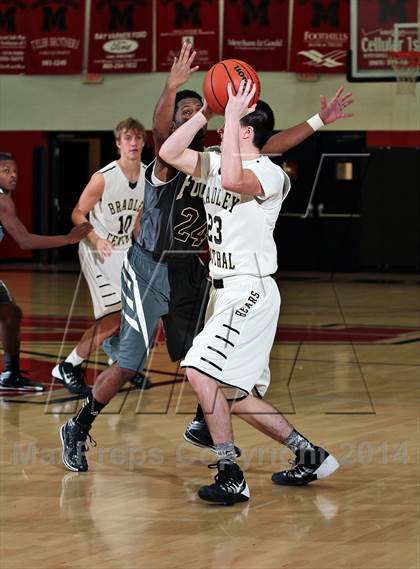Thumbnail 3 in Fulton vs Bradley Central (Renasant Bank Christmas Tournament) photogallery.