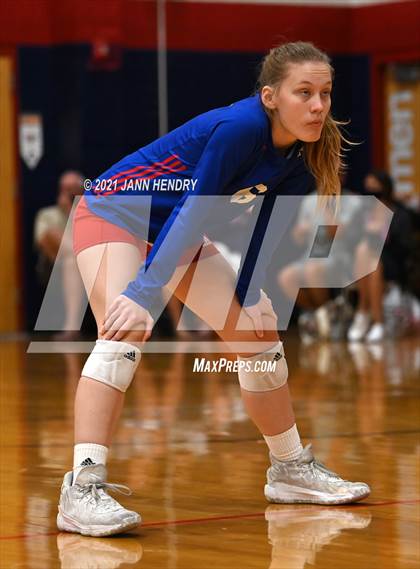 Thumbnail 3 in Rancho Cucamonga vs. Los Alamitos (Durango Fall Classic) photogallery.