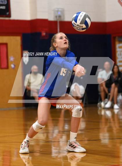 Thumbnail 1 in Rancho Cucamonga vs. Los Alamitos (Durango Fall Classic) photogallery.