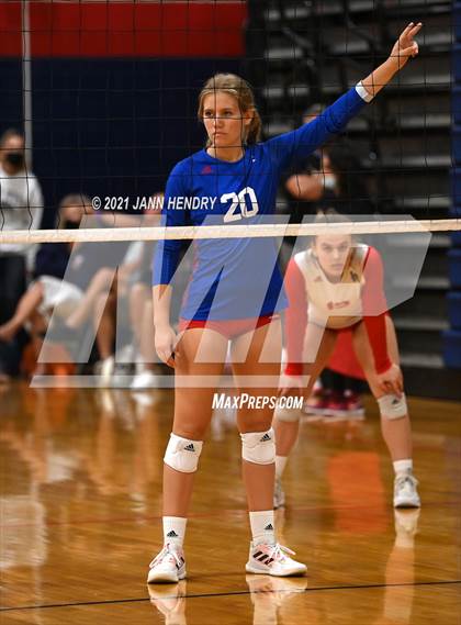 Thumbnail 3 in Rancho Cucamonga vs. Los Alamitos (Durango Fall Classic) photogallery.