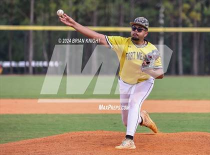 Thumbnail 1 in Fort Meade vs. Bartow photogallery.