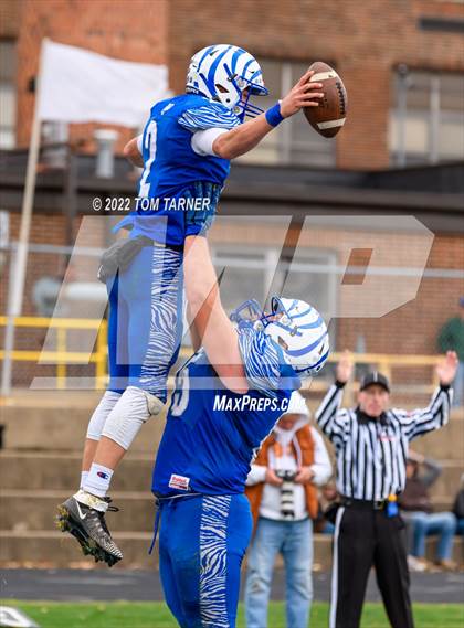 Thumbnail 3 in Princeton vs. Genoa-Kingston (IHSA 3A Second Round Playoff) photogallery.