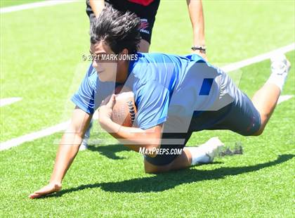 Thumbnail 3 in Northwest Christian vs. Holbrook (Bradshaw Mountain 7-on-7) photogallery.