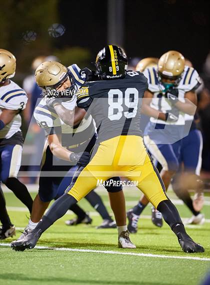 Thumbnail 1 in Mater Dei Catholic @ Bishop O'Dowd photogallery.