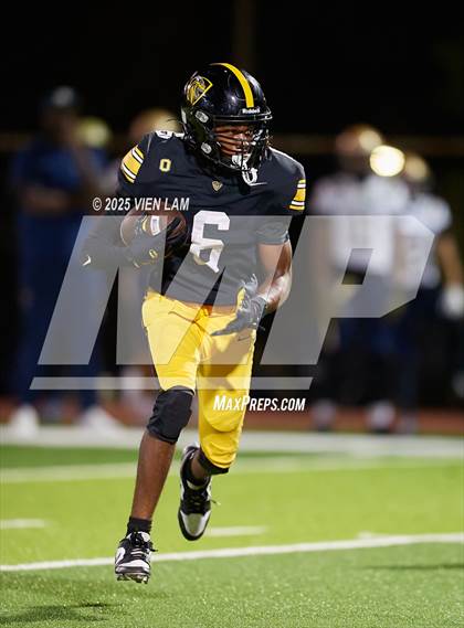 Thumbnail 1 in Mater Dei Catholic @ Bishop O'Dowd photogallery.