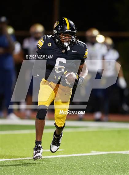 Thumbnail 3 in Mater Dei Catholic @ Bishop O'Dowd photogallery.