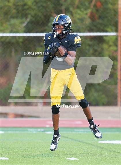 Thumbnail 1 in Mater Dei Catholic @ Bishop O'Dowd photogallery.