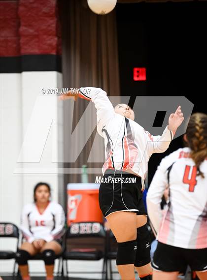 Thumbnail 1 in Gustine @ Strawn photogallery.