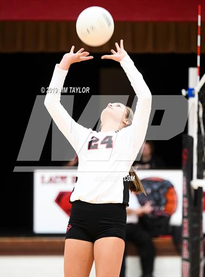 Thumbnail 3 in Gustine @ Strawn photogallery.