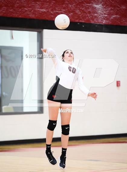 Thumbnail 3 in Gustine @ Strawn photogallery.