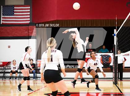 Thumbnail 3 in Gustine @ Strawn photogallery.