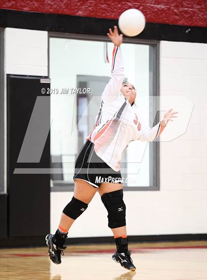 Thumbnail 3 in Gustine @ Strawn photogallery.