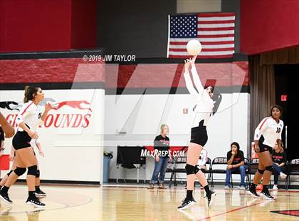 Thumbnail 1 in Gustine @ Strawn photogallery.