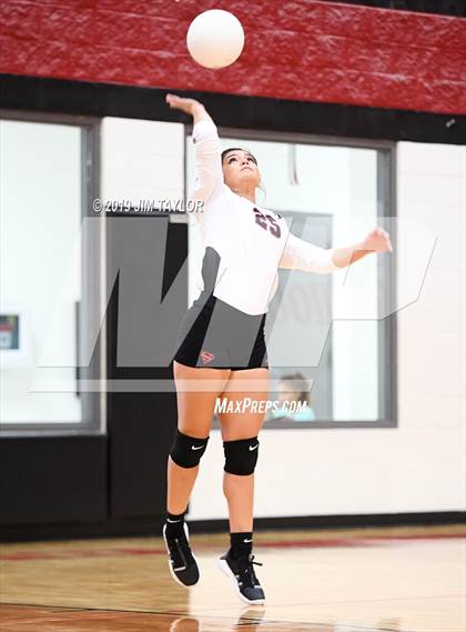 Thumbnail 3 in Gustine @ Strawn photogallery.