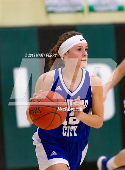 Thumbnail 3 in Lincoln vs. Riverside photogallery.
