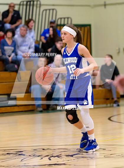 Thumbnail 3 in Lincoln vs. Riverside photogallery.