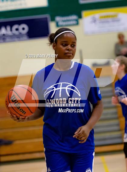 Thumbnail 1 in Lincoln vs. Riverside photogallery.