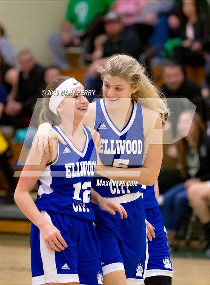 Thumbnail 2 in Lincoln vs. Riverside photogallery.