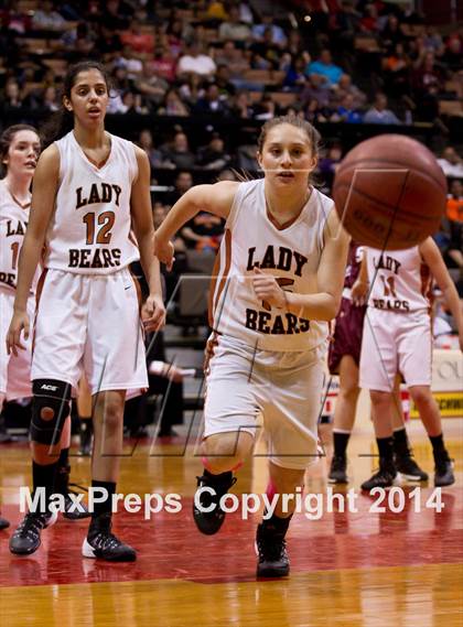 Thumbnail 1 in Selma vs Sierra (CIF CS D3 Final) photogallery.