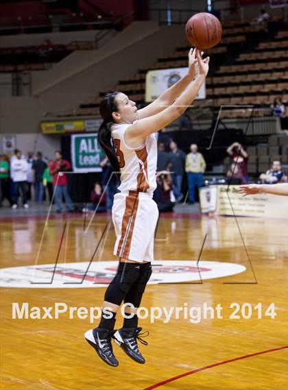 Thumbnail 2 in Selma vs Sierra (CIF CS D3 Final) photogallery.