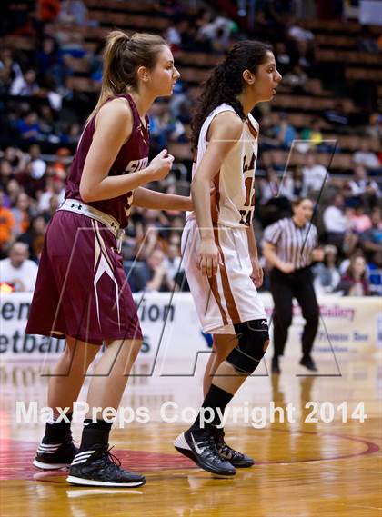 Thumbnail 1 in Selma vs Sierra (CIF CS D3 Final) photogallery.