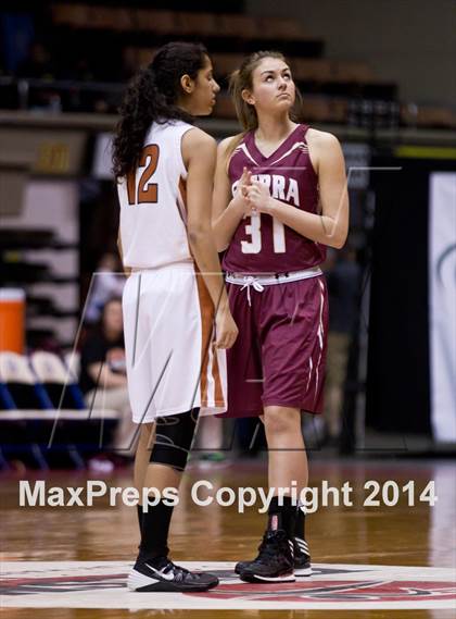 Thumbnail 2 in Selma vs Sierra (CIF CS D3 Final) photogallery.