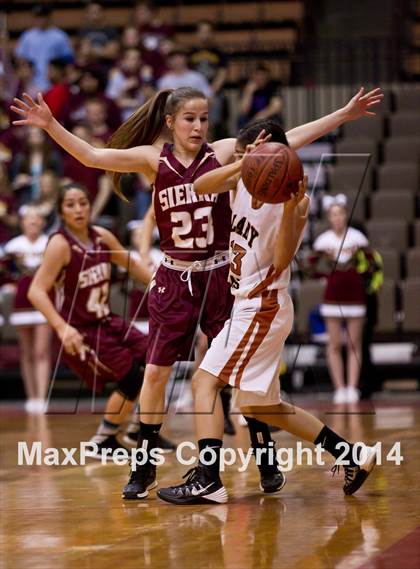 Thumbnail 3 in Selma vs Sierra (CIF CS D3 Final) photogallery.
