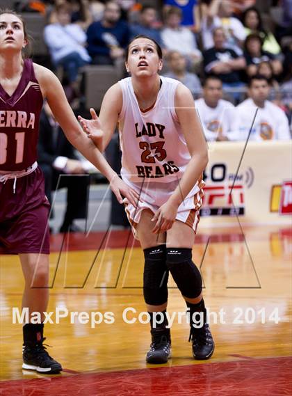 Thumbnail 2 in Selma vs Sierra (CIF CS D3 Final) photogallery.
