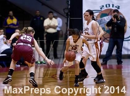 Thumbnail 1 in Selma vs Sierra (CIF CS D3 Final) photogallery.