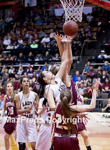 Thumbnail 3 in Selma vs Sierra (CIF CS D3 Final) photogallery.