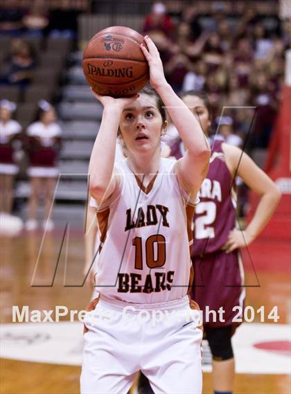 Thumbnail 3 in Selma vs Sierra (CIF CS D3 Final) photogallery.