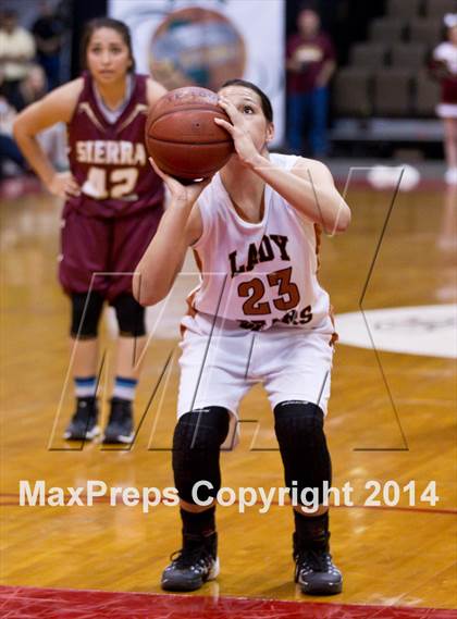 Thumbnail 2 in Selma vs Sierra (CIF CS D3 Final) photogallery.