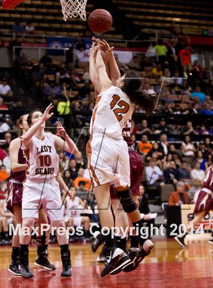 Thumbnail 3 in Selma vs Sierra (CIF CS D3 Final) photogallery.