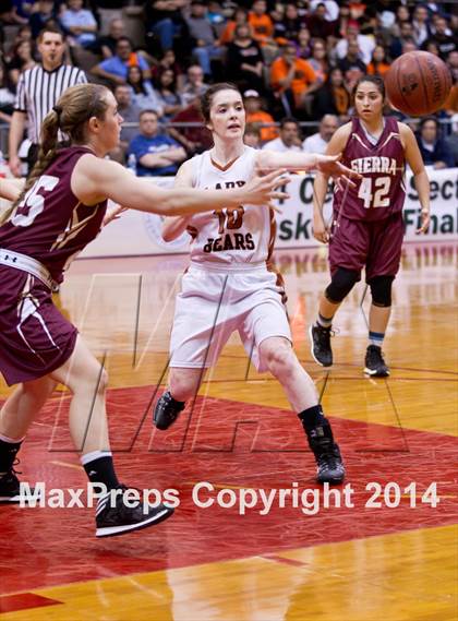 Thumbnail 3 in Selma vs Sierra (CIF CS D3 Final) photogallery.